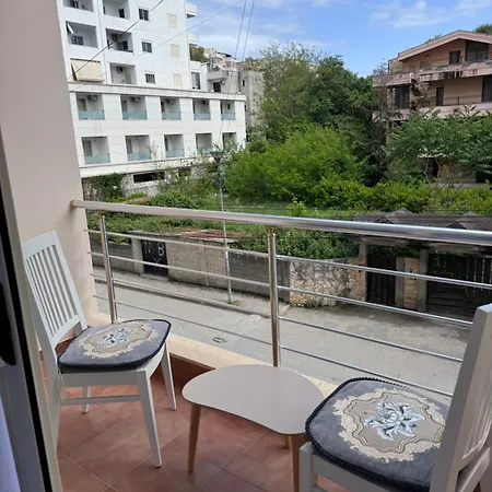 Durres Lovely Apartment With Balcony Exterior photo