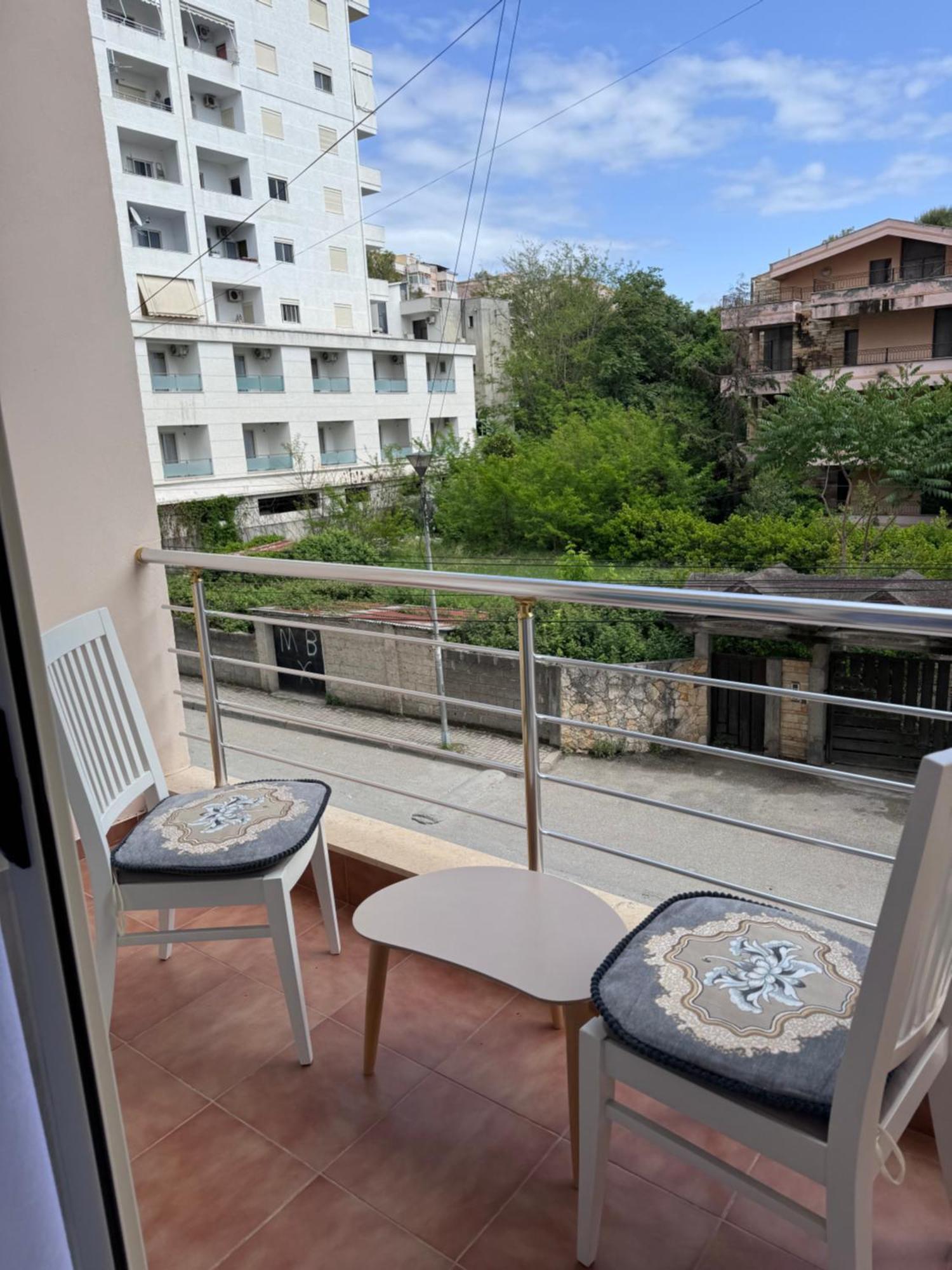 Lovely With Balcony Ferienhaus Durrës